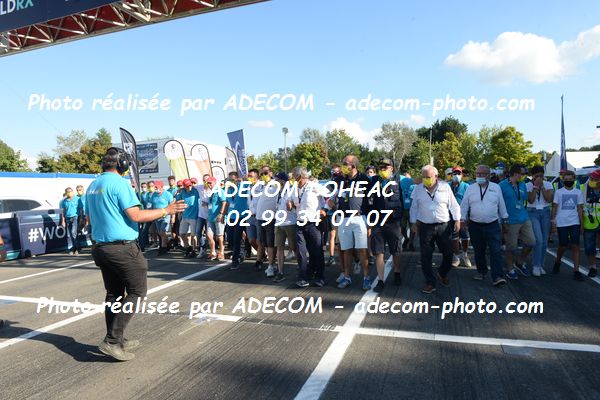 http://v2.adecom-photo.com/images//1.RALLYCROSS/2021/RALLYCROSS_LOHEACRX _2021/AMBIANCE_DIVERS/40E_4316.JPG